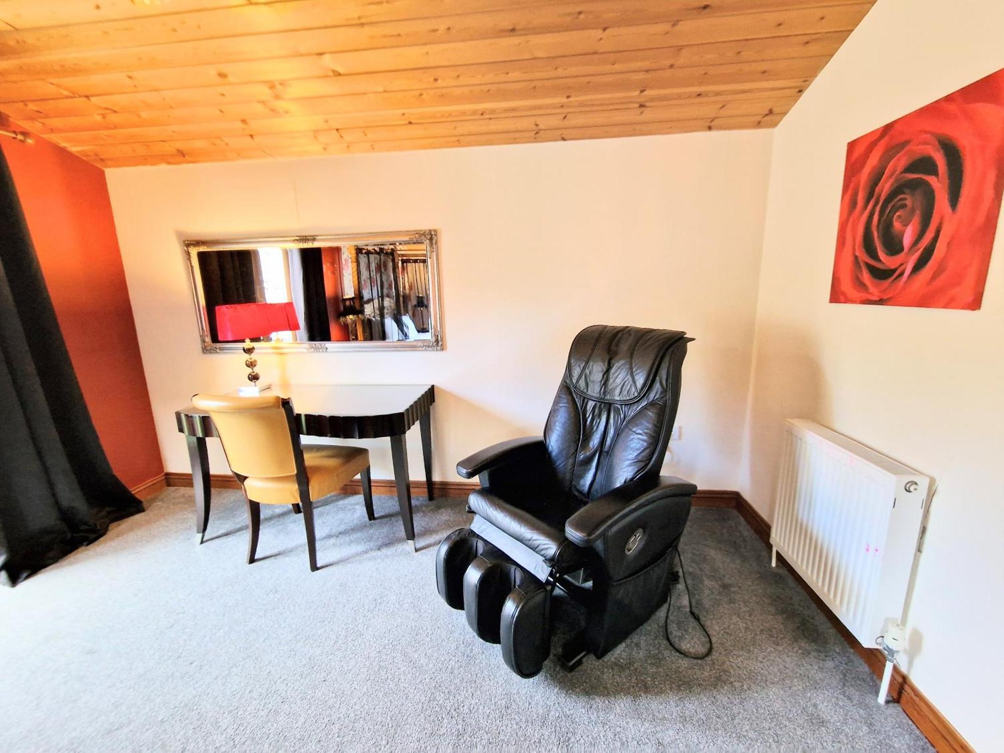 Lomond 4 With Private Hot Tub - Fife - Loch Leven - Lomond Hills Villa Kelty Екстериор снимка