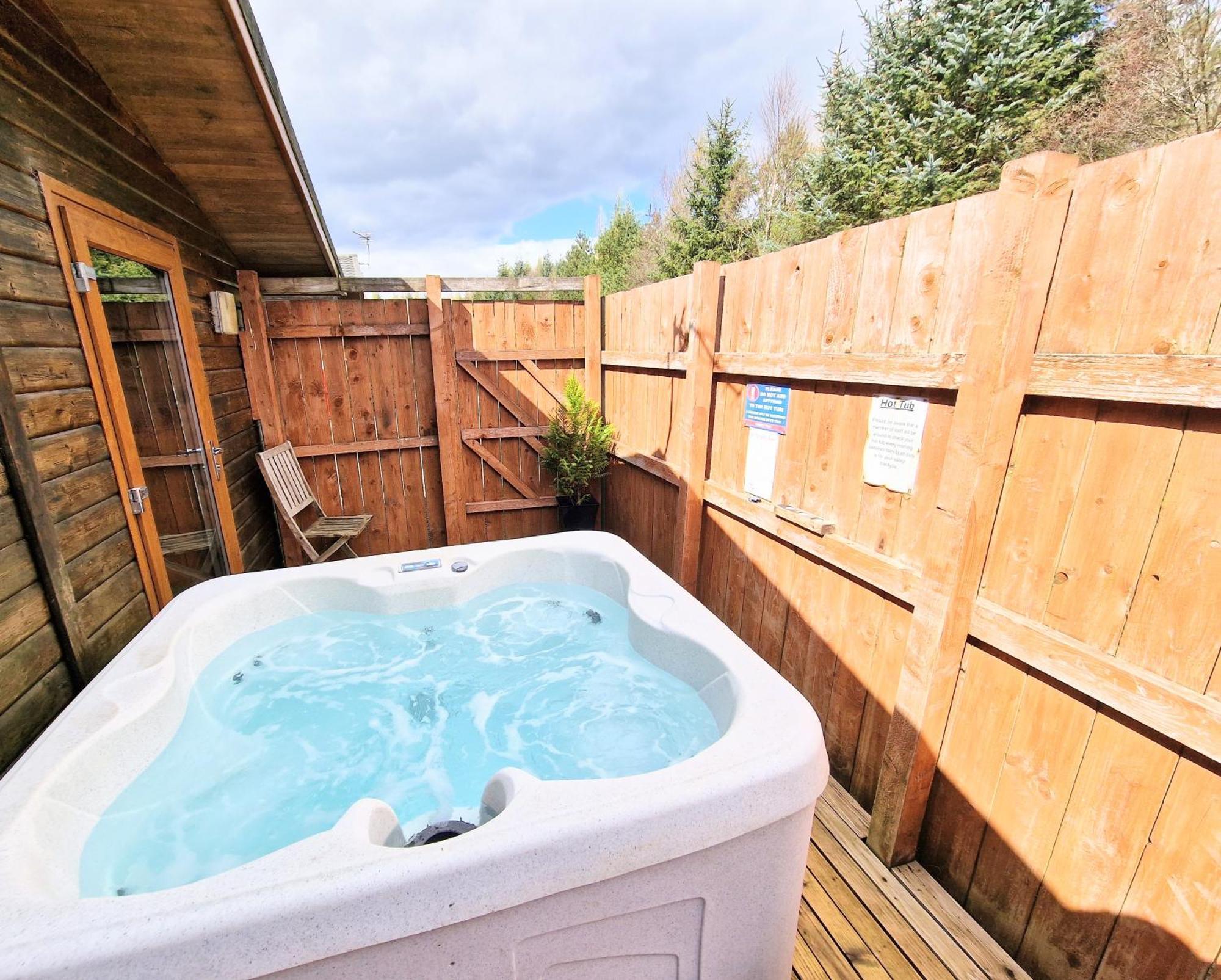 Lomond 4 With Private Hot Tub - Fife - Loch Leven - Lomond Hills Villa Kelty Екстериор снимка